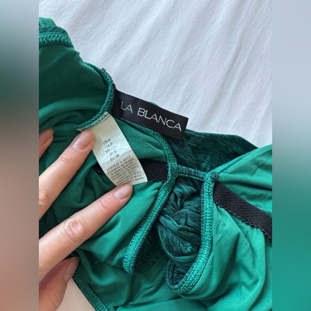PRE-OWNED La Blanca ‘Spruce it up’ Twist Front Emerald One-Piece Swimsuit | US 4 - Picture 4 of 4